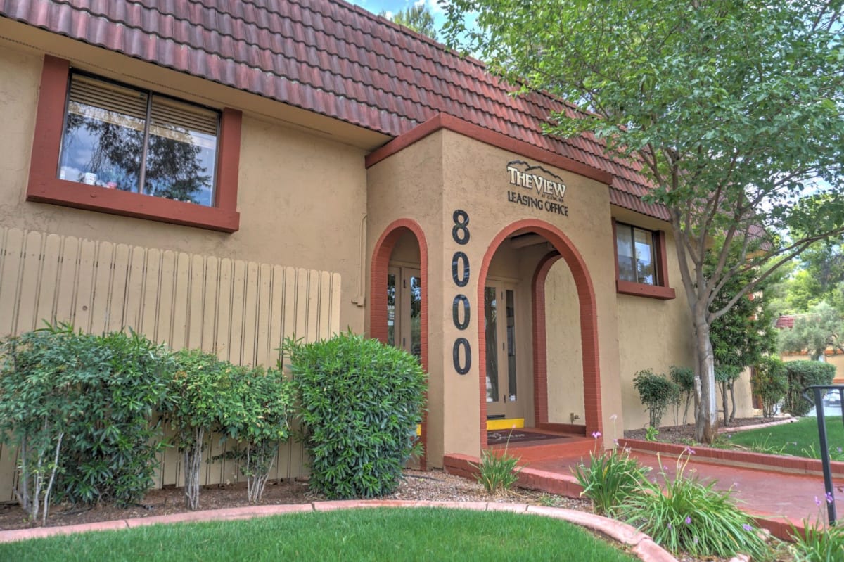 Photos & Tour View at Catalina Apartments Tucson, AZ